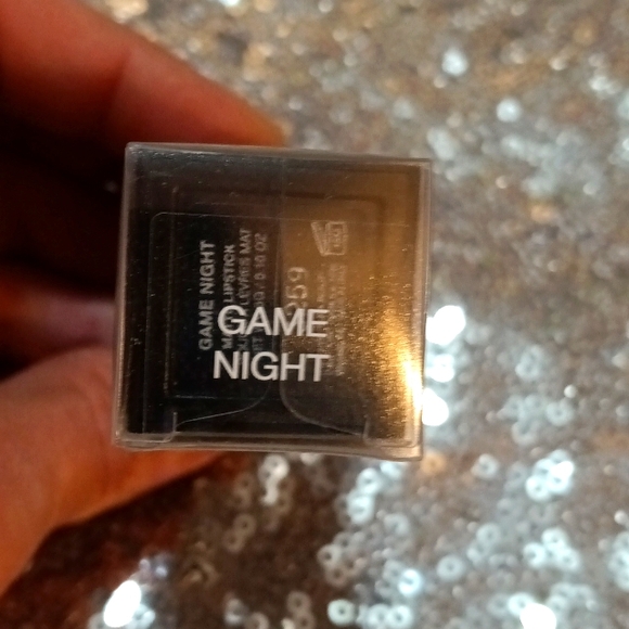 Huda Beauty~ "Game Night" NWT - Picture 3 of 6